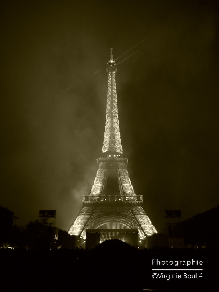 14 juillet 2011, Feu d'artifice Champs de Mars, Paris Tour Eiffel