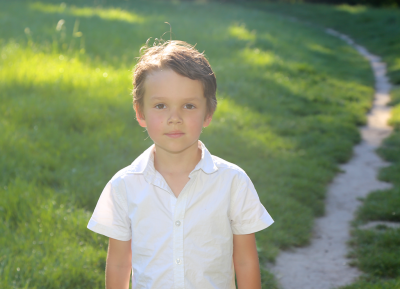 Portrait d'enfant. Parc de Morsang sur Orge (91)