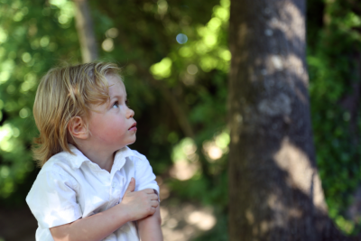 Portrait d'enfant. Parc de Morsang sur Orge (91)