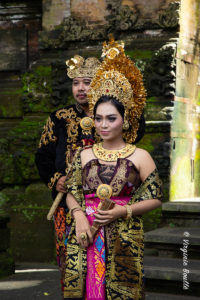 Prewedding, Monkey Forest de Sangeh, Bali ©Virginie Boullé