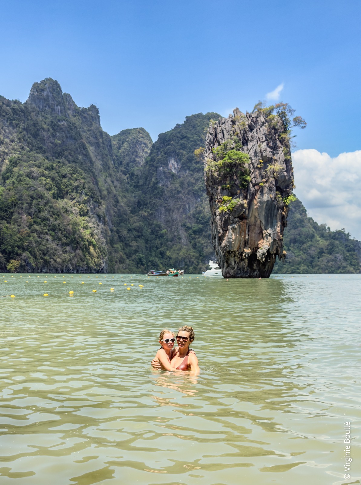 Thaïlande . Baie d’Ao Phang Nga . James bond Island